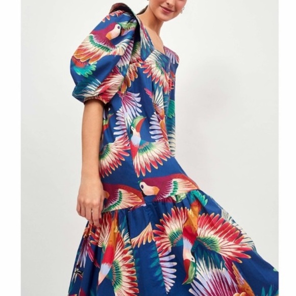 FARM Rio Dresses & Skirts - FARM Rio Parrot Print Dress Puff Sleeve Tiered Hem Tropical‎ Multicolor Small